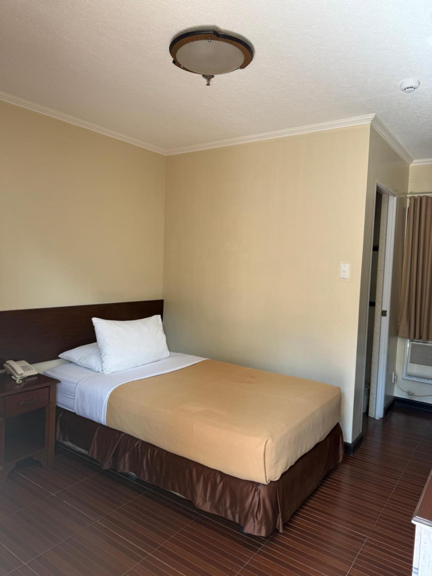 Dottie'S Place Hotel & Restaurant Butuan City Kültér fotó
