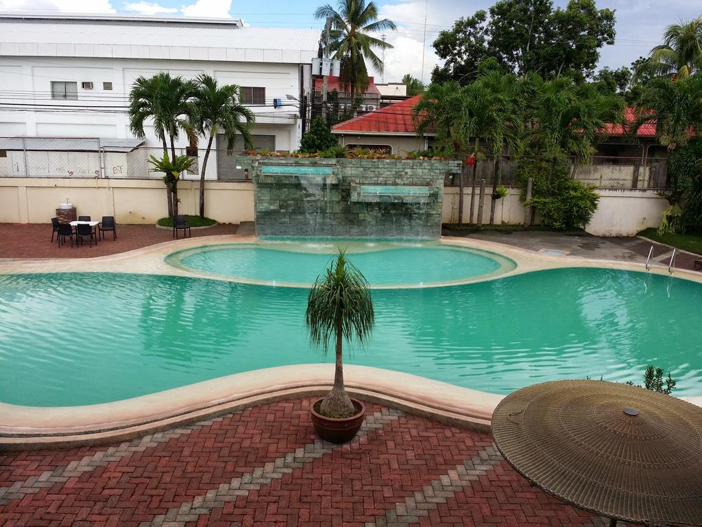 Dottie'S Place Hotel & Restaurant Butuan City Kültér fotó